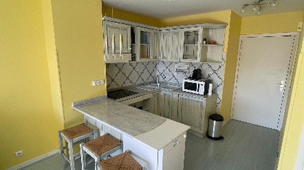 2 PIECES AVEC TERRASSE ET GARAGE 3