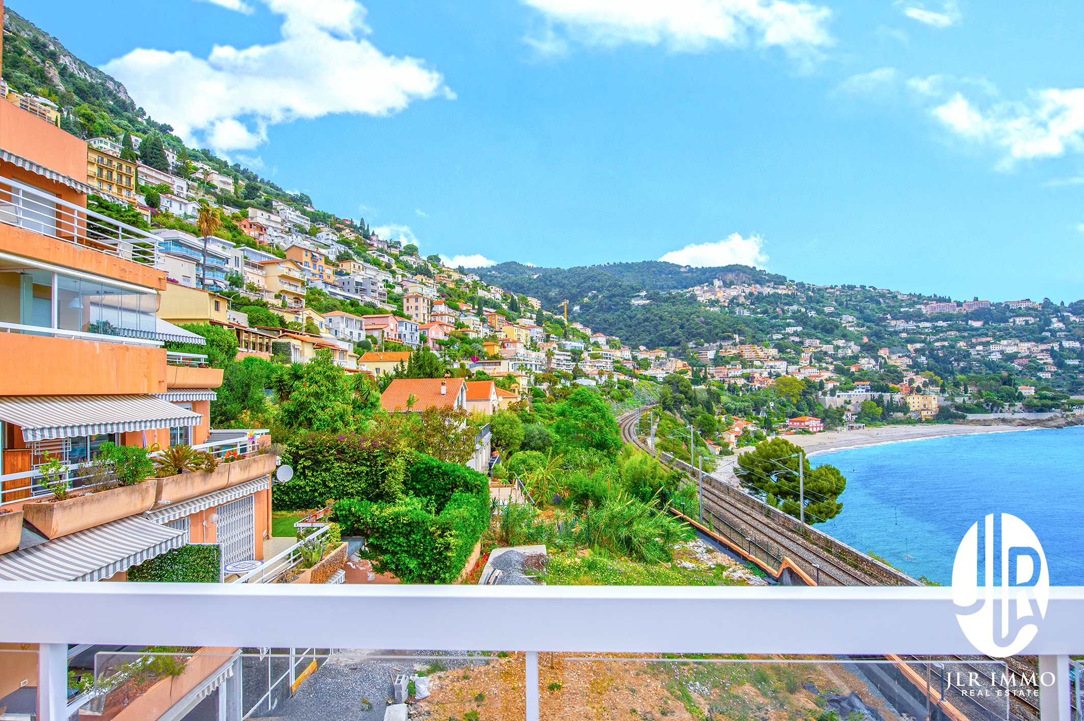 ROQUEBRUNE CAP MARTIN - CABBE - VUE MER & PARKING  32